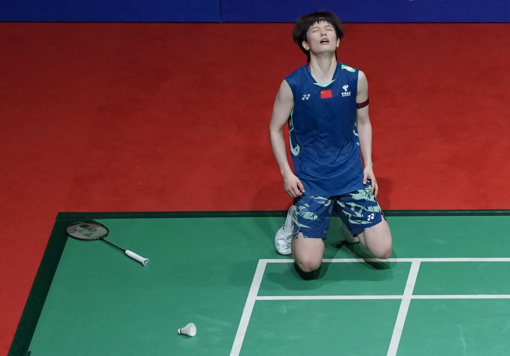 仅让球队陷 仅让球队陷